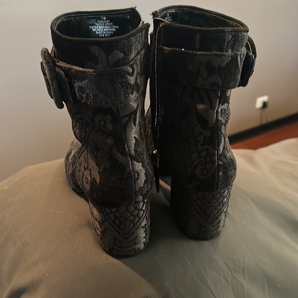 Nine West tapestry boot - Picture 4 of 4